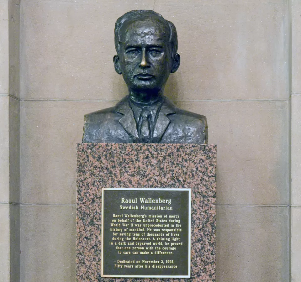 Raoul Wallenberg Bust