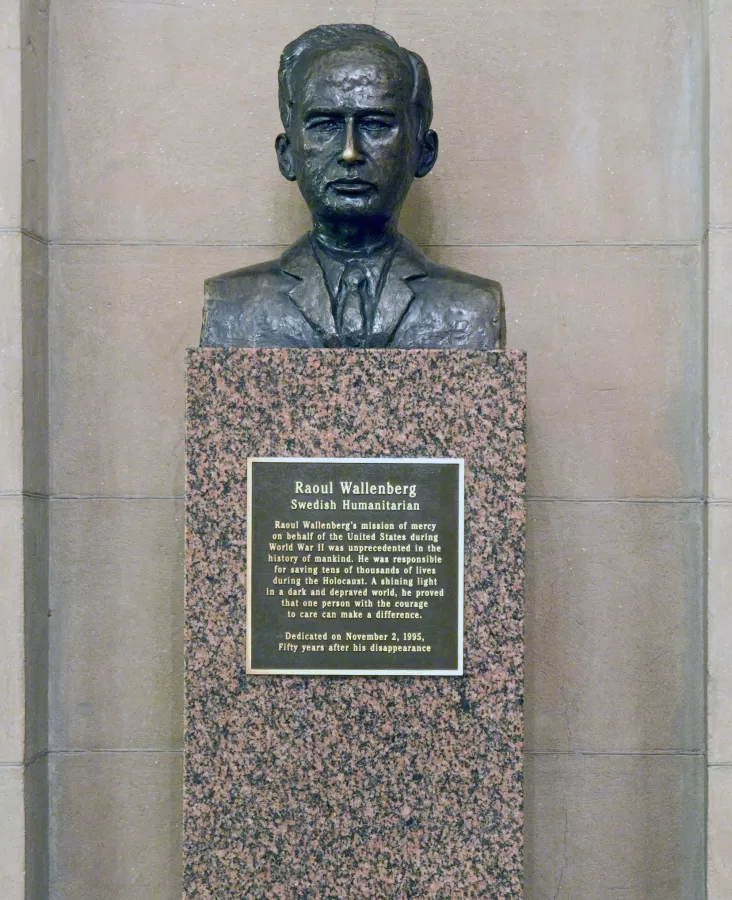 Raoul Wallenberg Bust