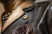 Detail of the statue.