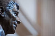 Detail of the statue.
