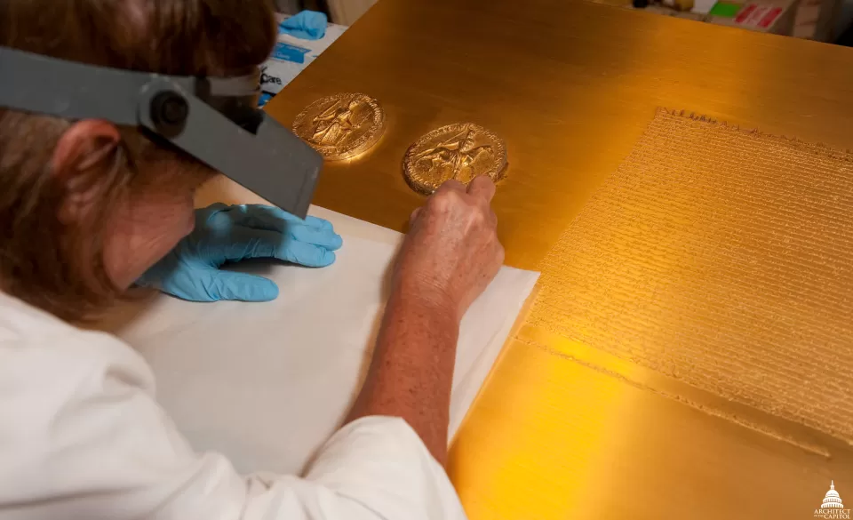 The conservation of the inside of the display was a part of the restoration process.