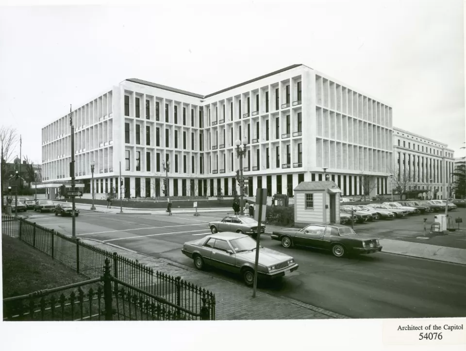 Black and white photo of the Hart Senate Office Building.