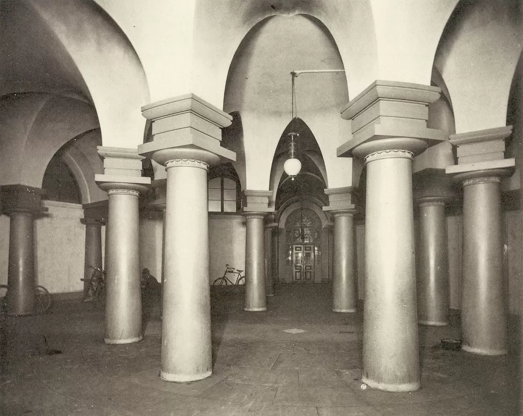 Columns in a room.