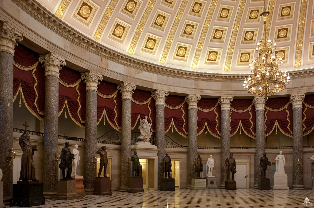 View of a room with columns.