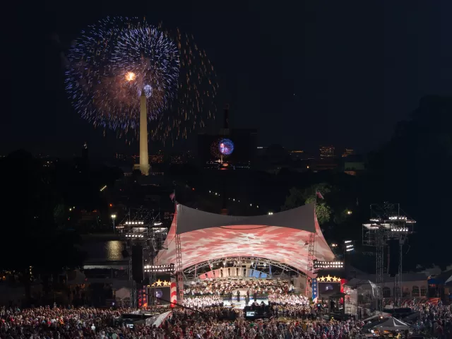 Fireworks during the July 4th concert on the U.S. Capitol's West Front Lawn in 2009.