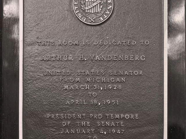 Plaque with the seal of the U.S. Senate.